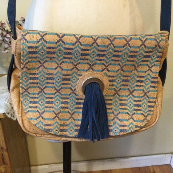 NATURAL CORK Crossbody Woman’s Adjustable Strap Blue Accents Used Purse - Picture 2 of 7
